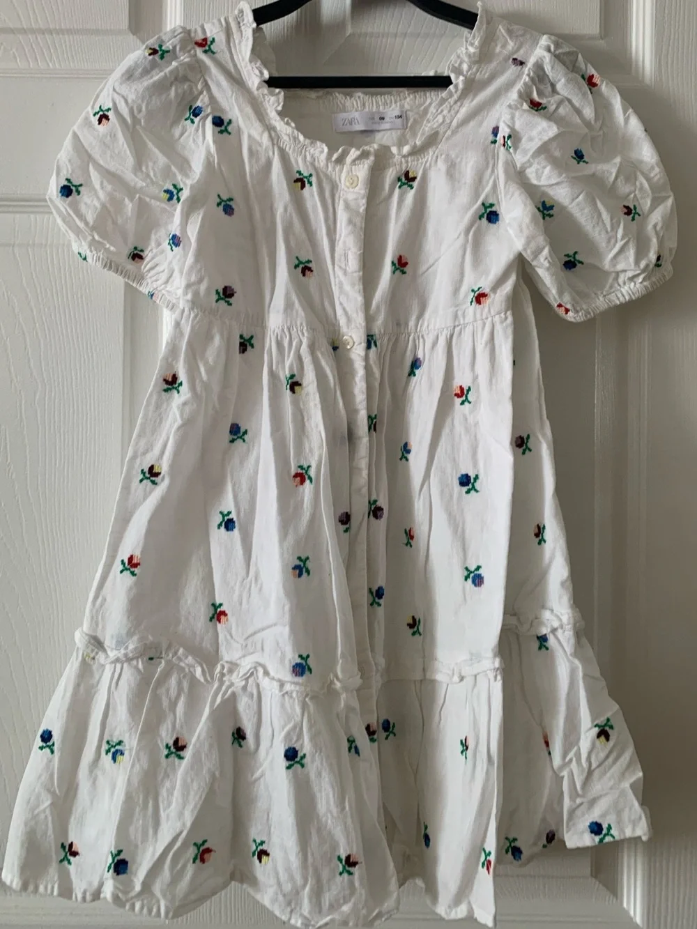 Zara Kids White floral embroidered dress size 09